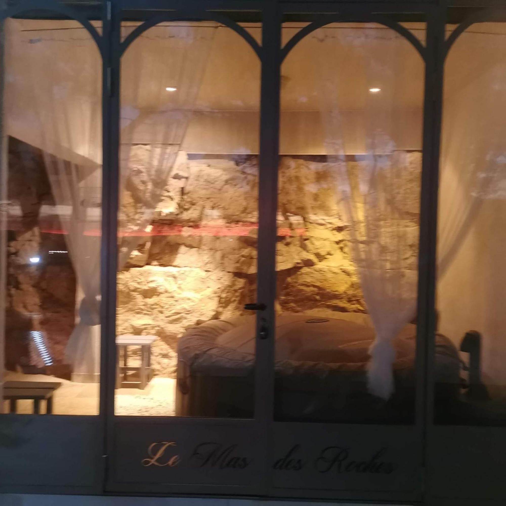 Le Mas Des Roches A Velaux Exteriér fotografie